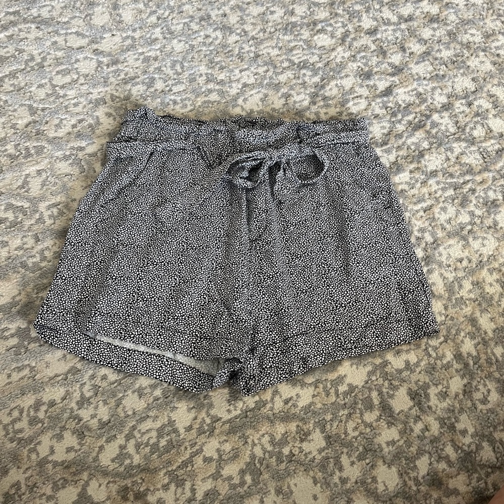 EUC Thread & Supply Paperbag Belted Black and White Dotted Shorts, L